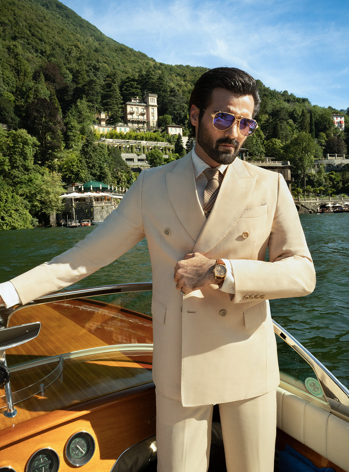 BEIGE DOUBLE BREASTED SUIT