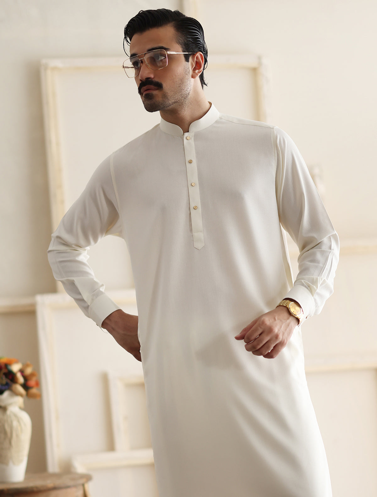 OFF-WHITE KAMEEZ SHALWAR