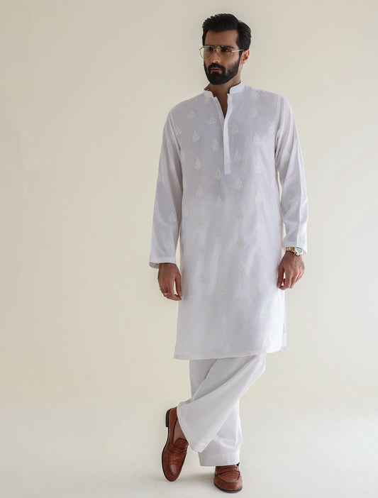 WHITE EMBROIDERED KURTA