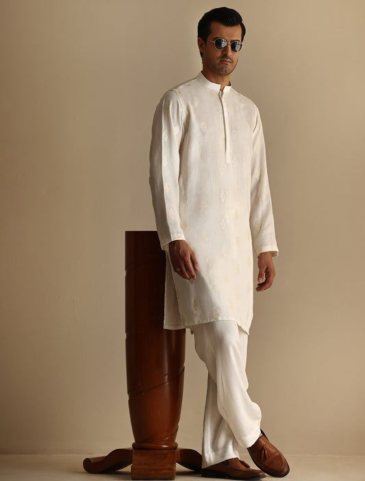 OFF-WHITE PAISLEY EMBROIDERED KURTA