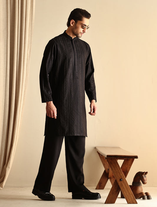 BLACK EMBROIDERED KURTA PAJAMA