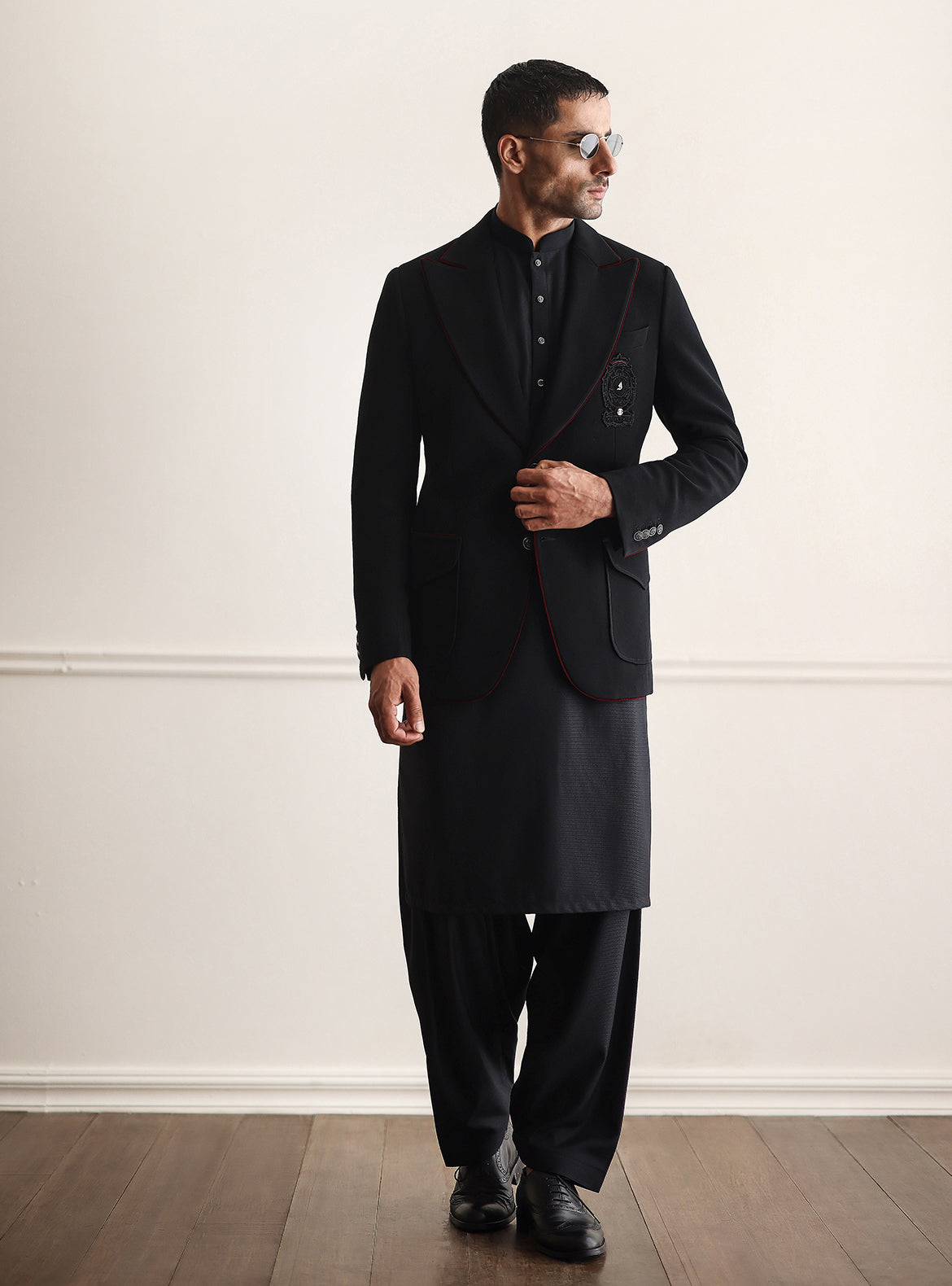 BLACK FRONT MONOGRAM TWO BUTTONS BLAZER