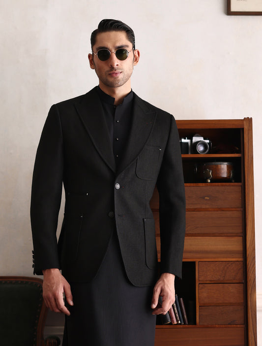 BLACK CLASSIC TWO BUTTONS BLAZER