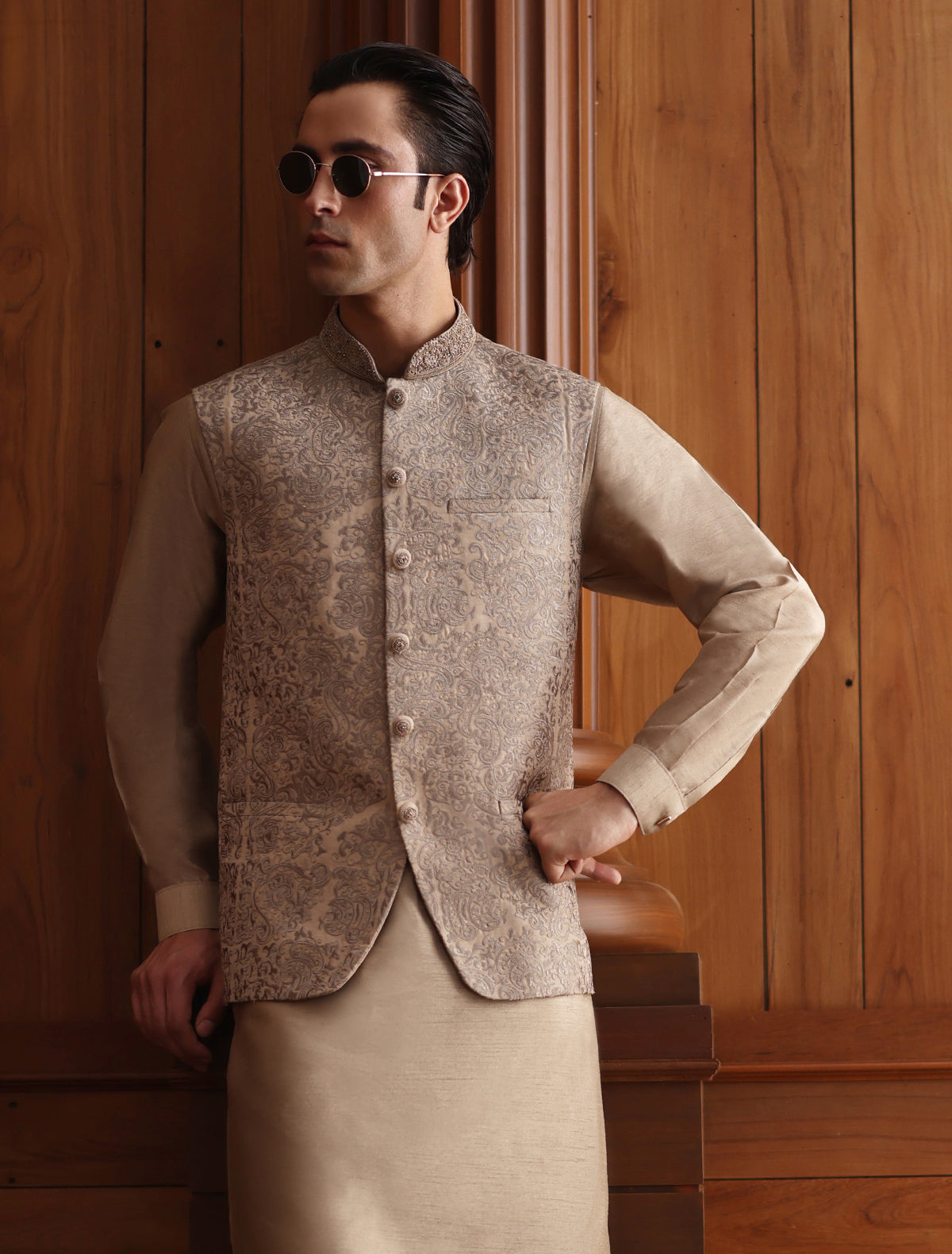 BEIGE EMBROIDERED WAISTCOAT