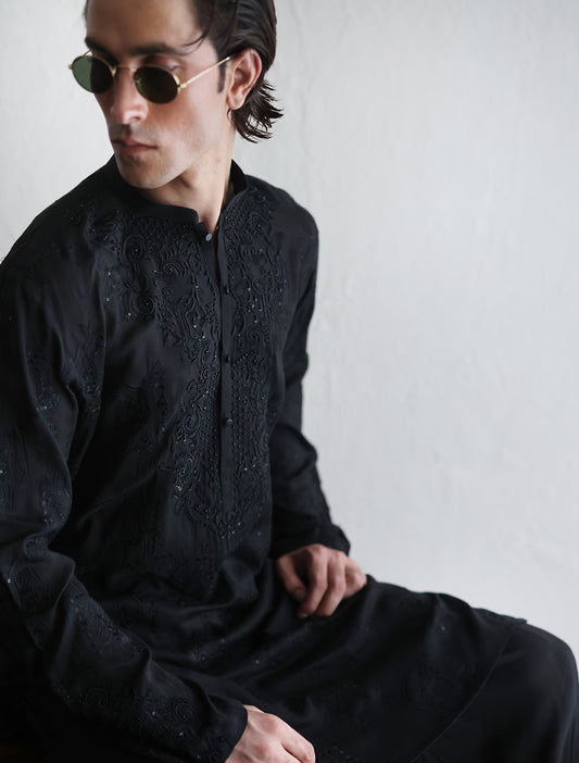 Black embroidered kurta with heavy embellishment