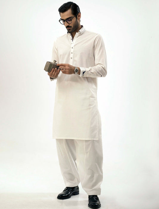 WHITE TEXTURED KAMEEZ SHALWAR