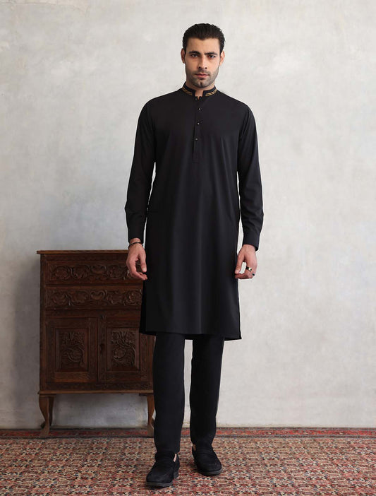 BLACK EMBROIDERED KURTA PAJAMA