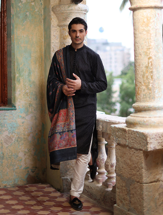 BLACK EMBROIDERED KURTA