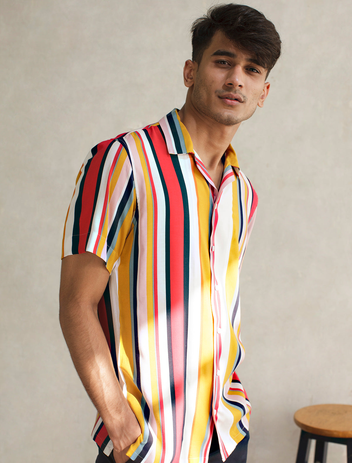 BOLD VERTICAL STRIPE SHIRT