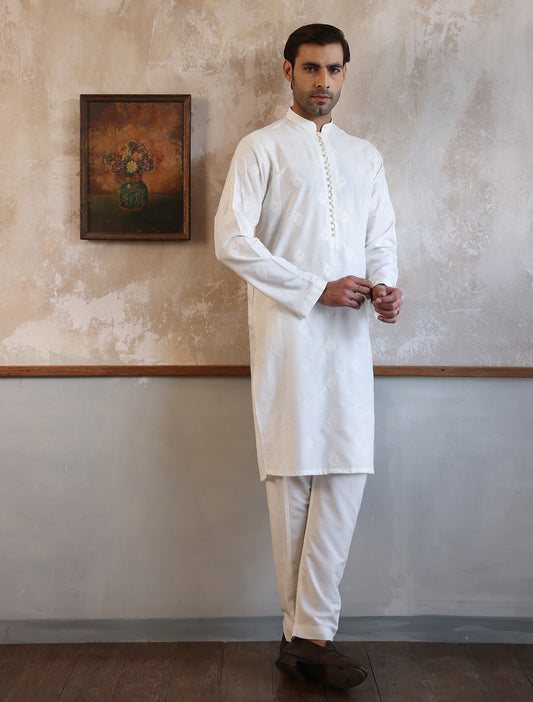 OFF-WHITE EMBROIDERED KURTA WITH LOOPS AND BALL BUTTONS