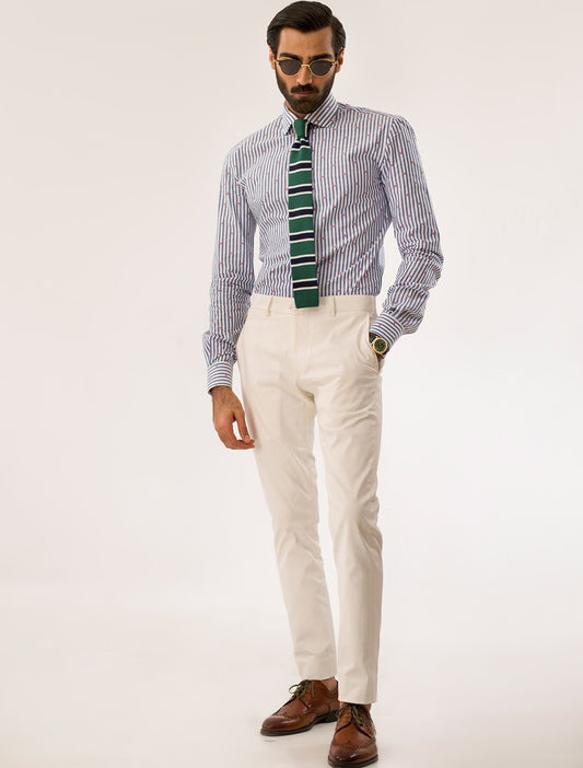 WHITE COTTON CHINO PANTS. TEAM IT UP WITH YOUR FAVORITE BROWN SHOES