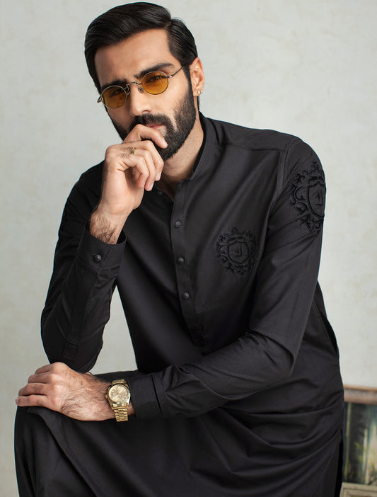 BLACK EMBROIDERED KAMEEZ SHALWAR
