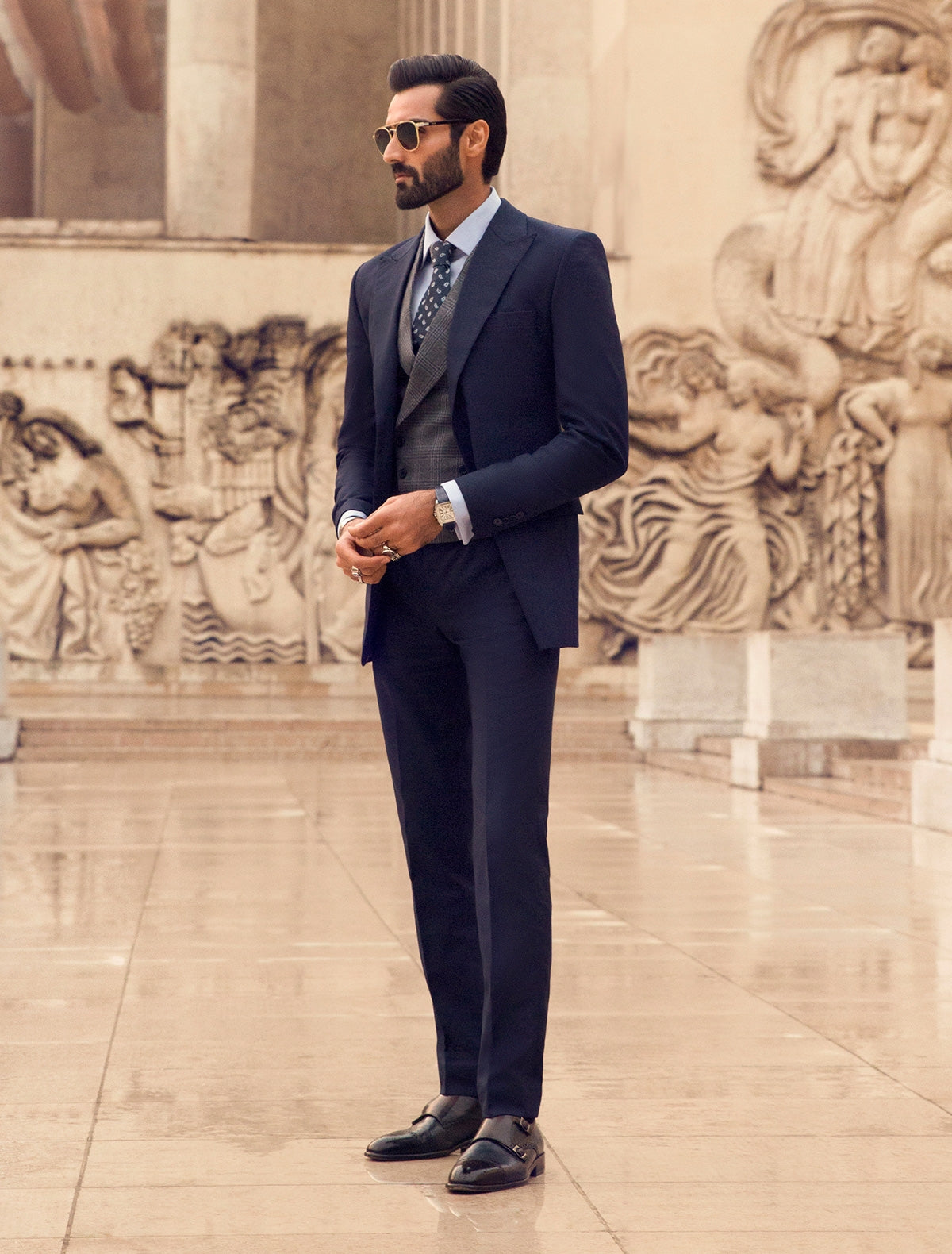 CLASSIC NAVY BLUE TWO BUTTONS SUIT Ismail Farid CLASSIC NAVY BLUE TWO BUTTONS SUIT Ismail Farid