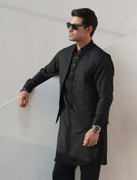 BLACK PANEL SHORT LENGTH WAISTCOAT